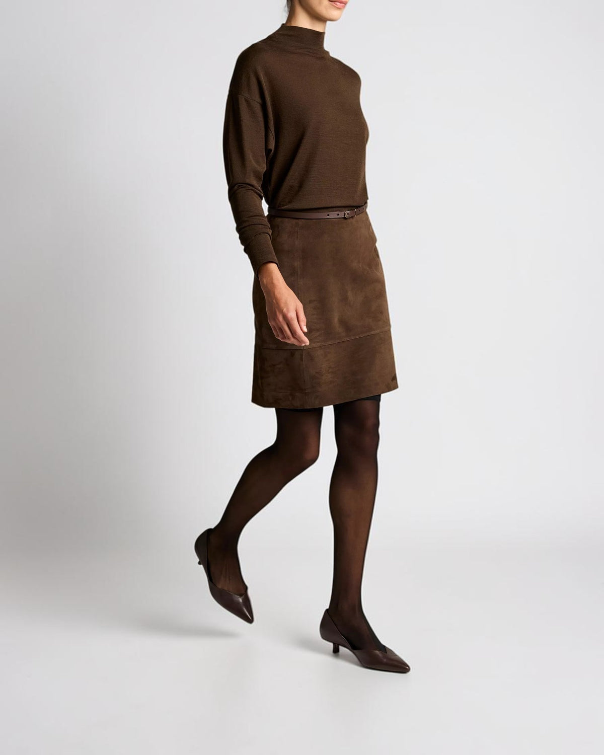 Vince High-Waist Velourslederrock Braun in Seitenansicht