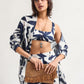 Vitamin A Playa Leinenbluse Night Flower im getragenen Styling von vorne